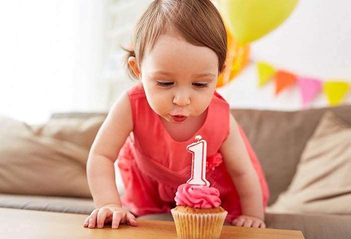 Những khoảnh khắc ngọt ngào của bé yêu lên một, mẹ nhớ nhé! 6