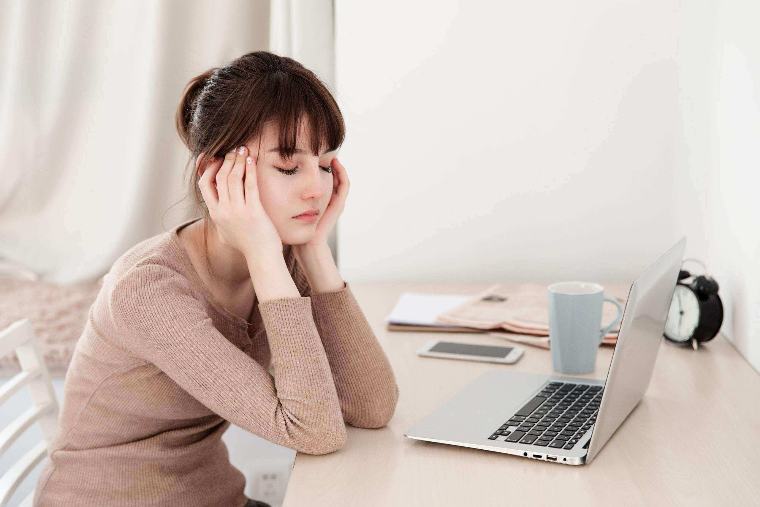 căng thẳng sẽ làm rụng tóc sau sinh