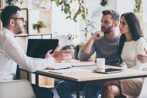 Bạn sẽ làm gì khi chồng từ chối chia sẻ gánh nặng chi tiêu gia đình? 39 vấn đề chi tiêu cần rõ ràng