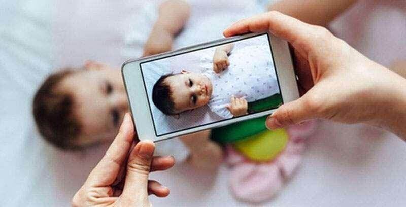 đăng ảnh con lên mạng xã hội