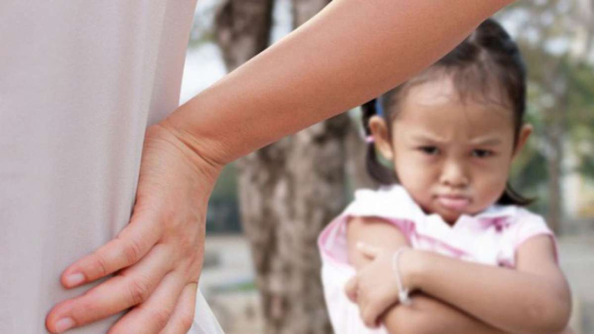 trách mắng con