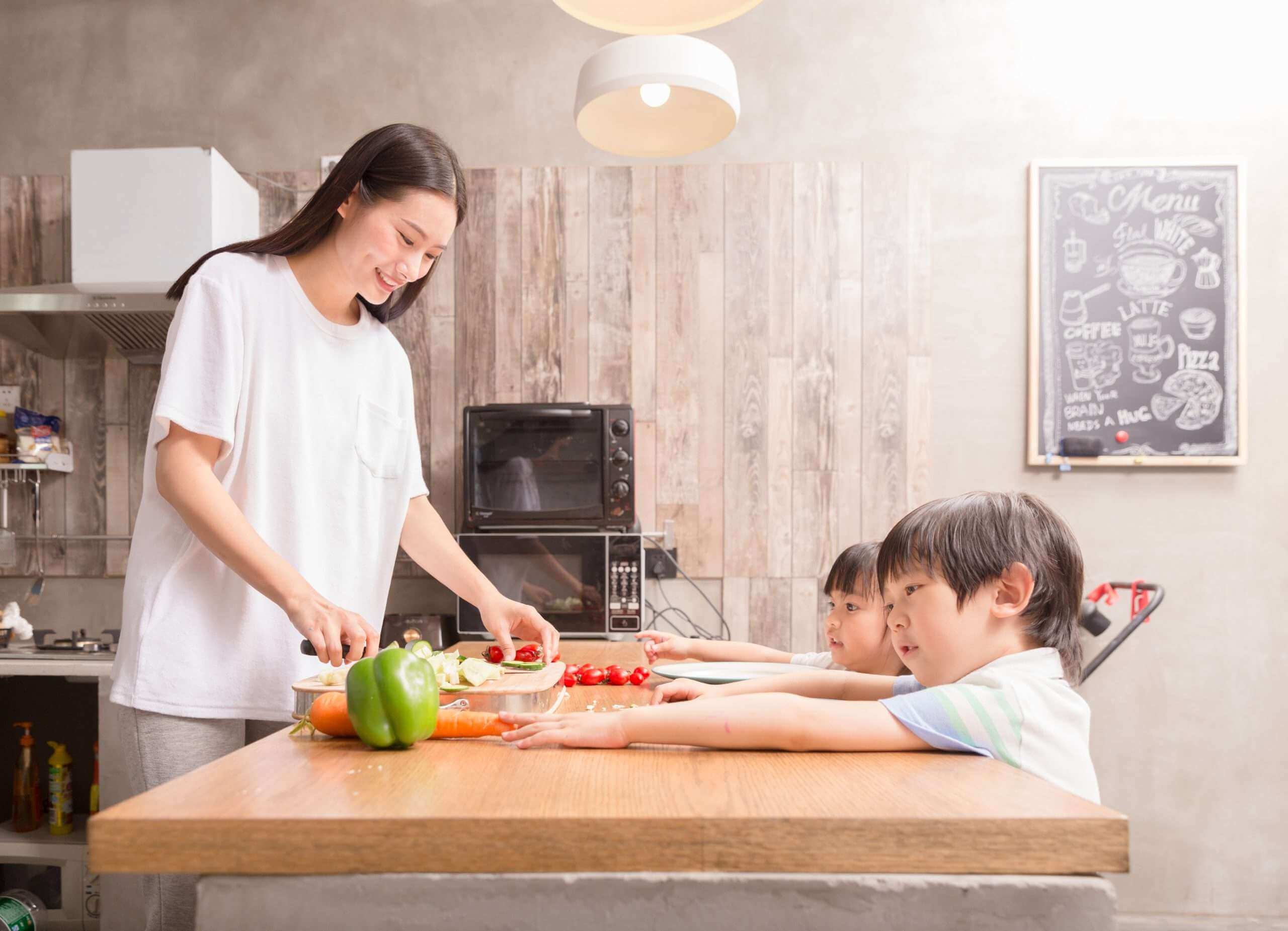 Đây chính là 5 hoạt động ngoại khóa lành mạnh cho trẻ vào dịp cuối tuần 18 nấu ăn