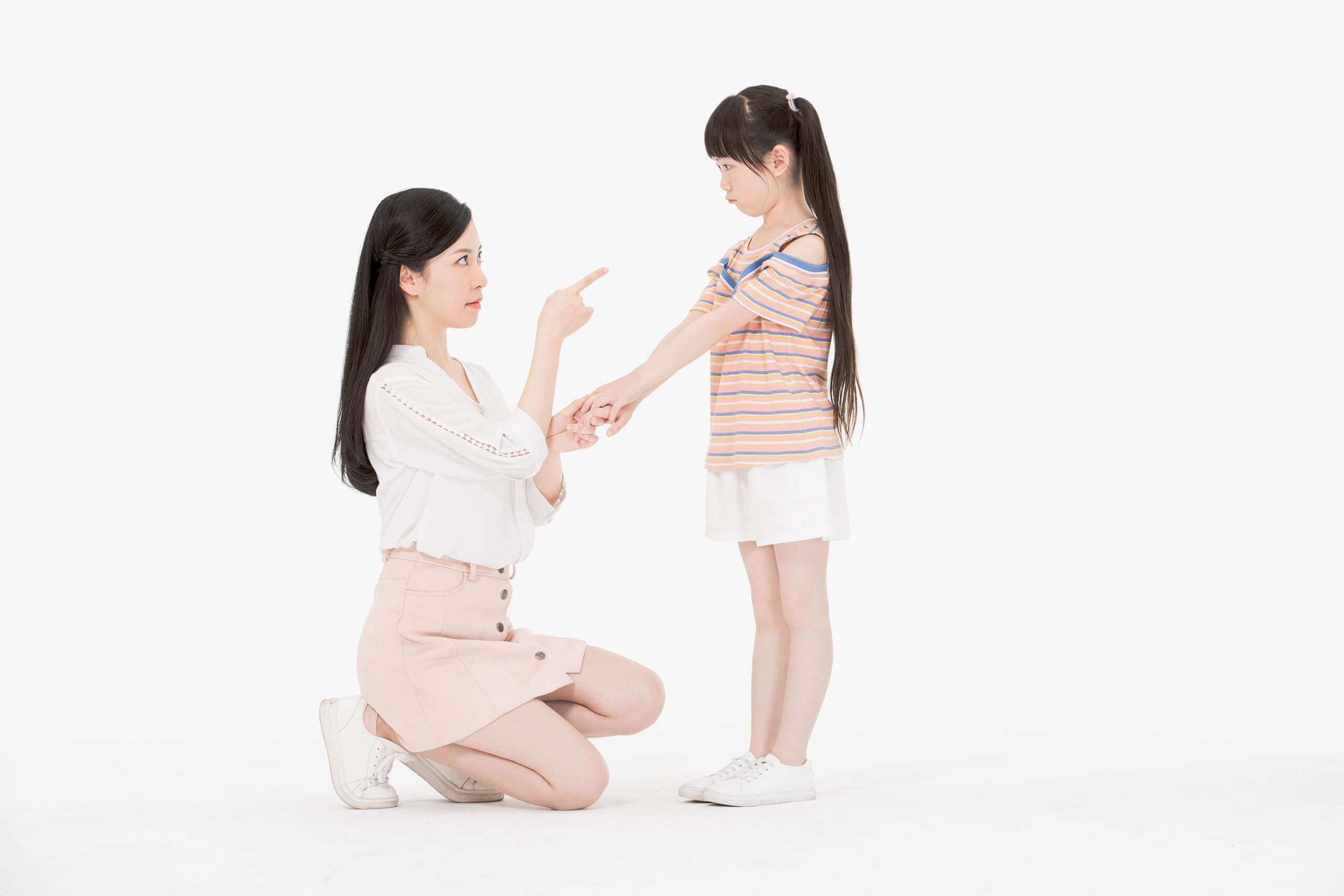 Bật mí bố mẹ cách dạy trẻ kiểm soát cảm xúc tiêu cực nhanh chóng! 37 giúp trẻ bình tĩnh