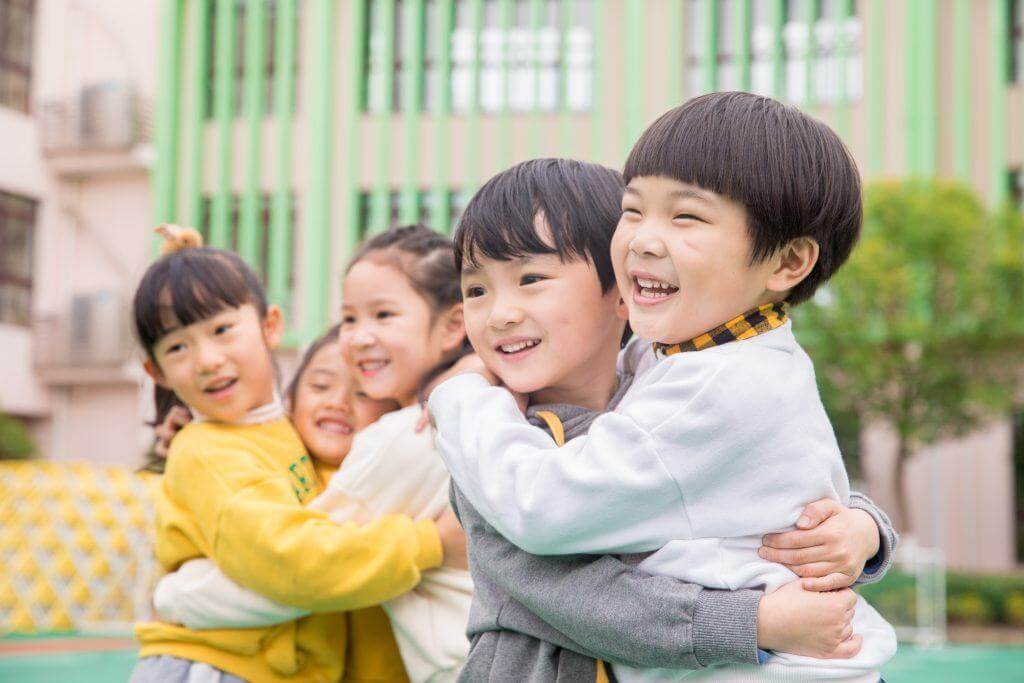 cho trẻ đi học mầm non