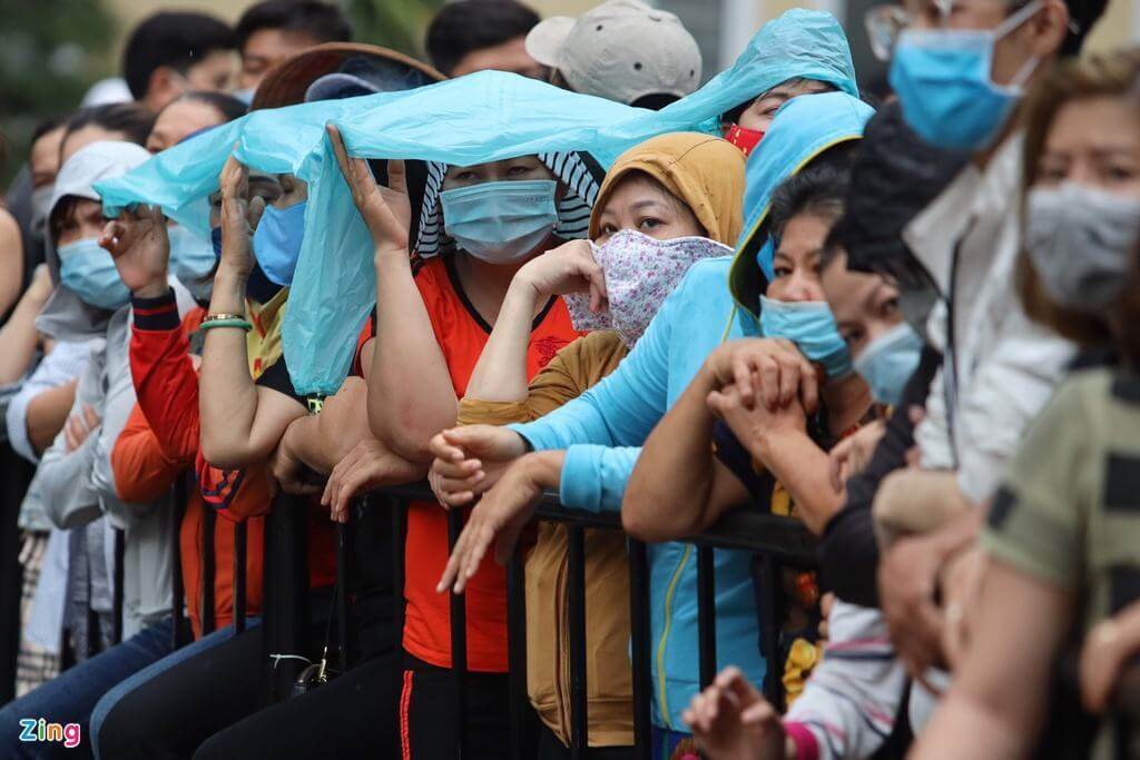 Linh cữu nghệ sĩ Chí Tài đã được đưa ra sân bay về Mỹ 56 Linh cữu nghệ sĩ Chí Tài đã được đưa ra sân bay về Mỹ 28