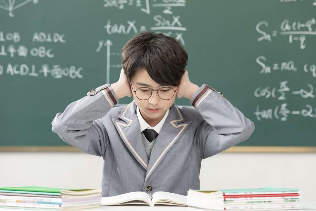 áp lực học tập ở trẻ em