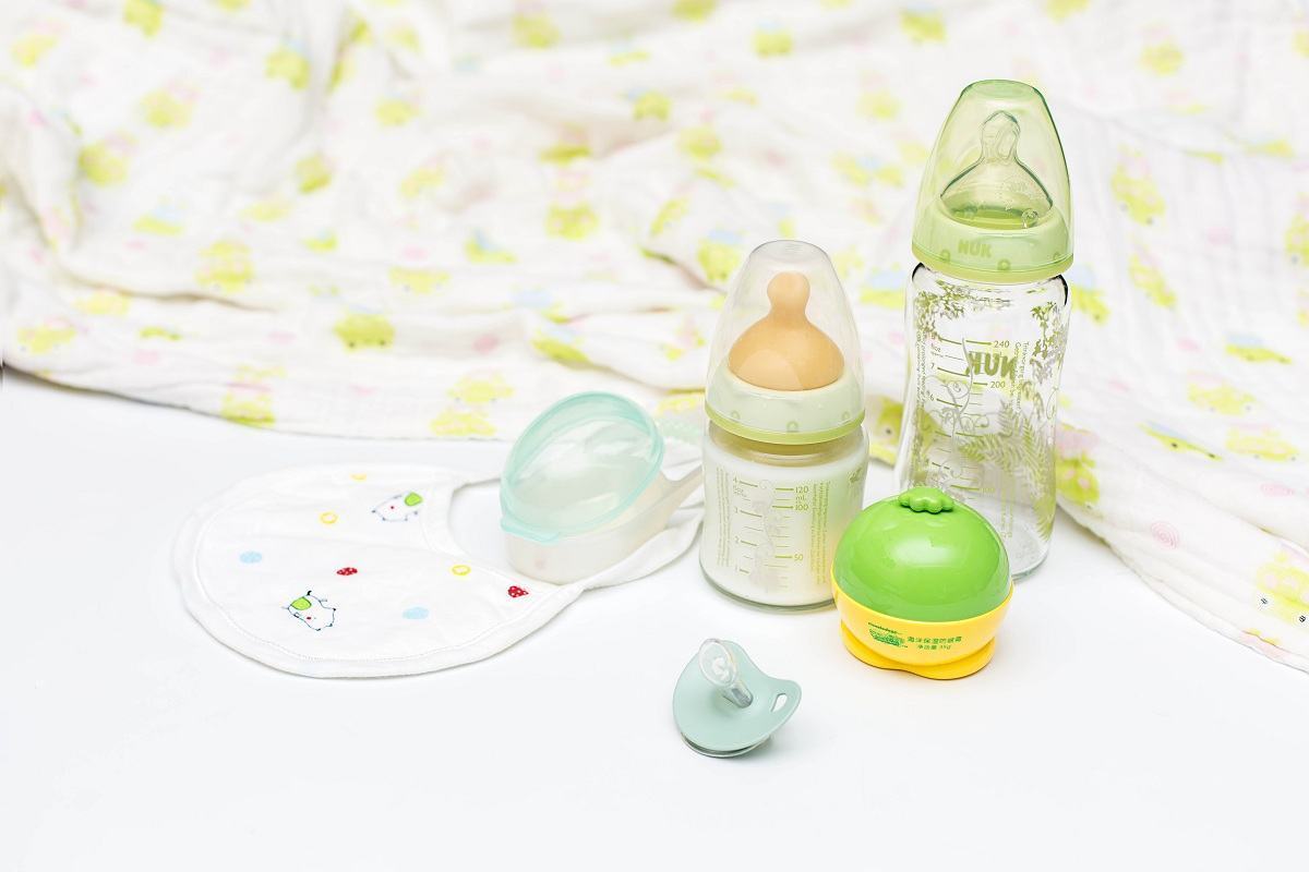 Mẹ bầu sắp vượt cạn, chuẩn bị đồ đi sinh như thế nào đầy đủ nhất? 37 đồ dùng em bé
