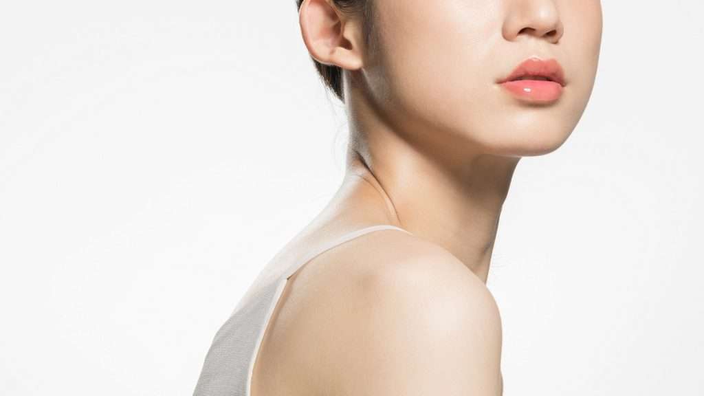“Điểm danh” 5 thói quen xấu khiến môi các nàng khô nẻ quanh năm 3