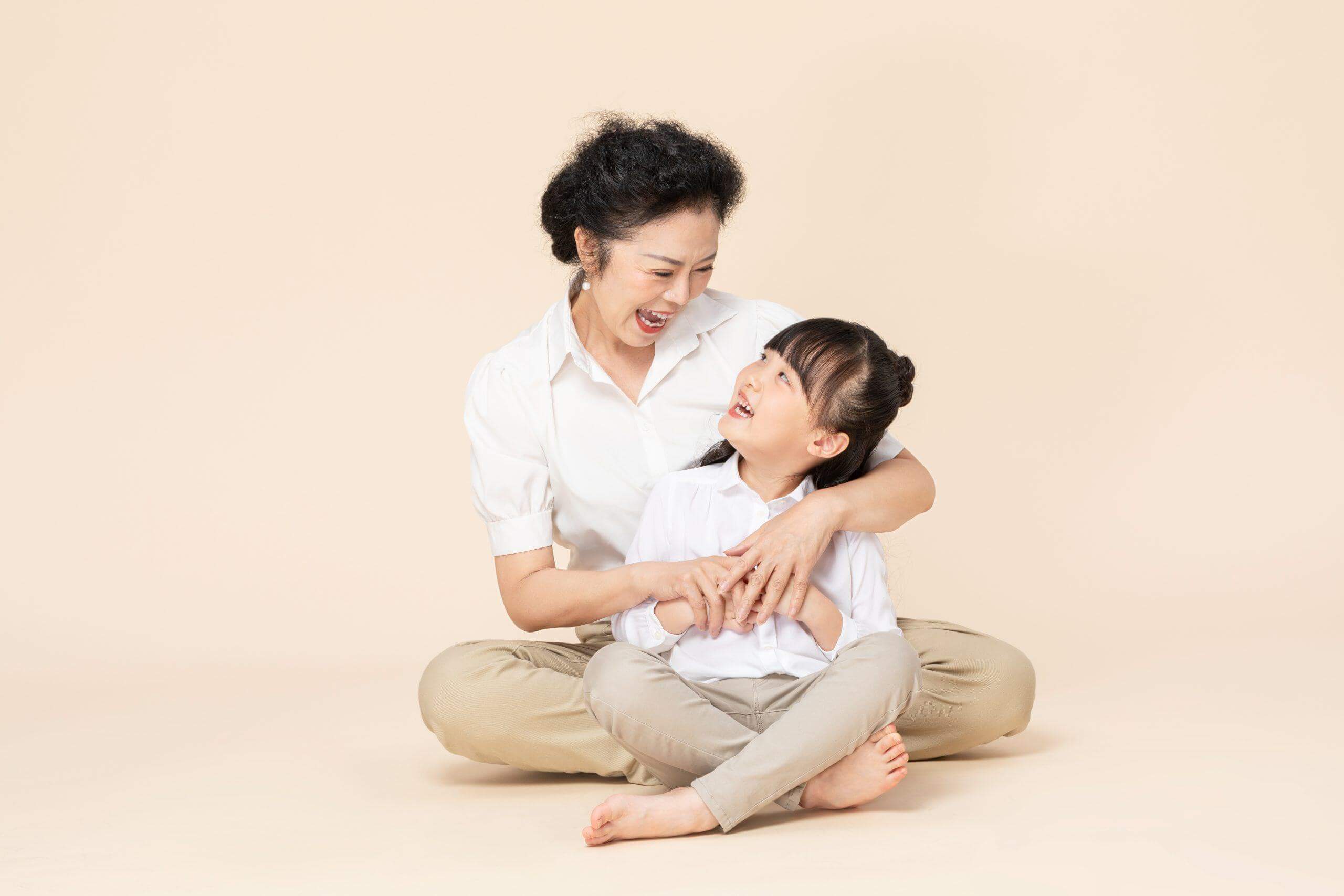 Cẩm nang chung sống thuận hòa với gia đình chồng, điều nàng dâu nào cũng cần 37 bà và cháu