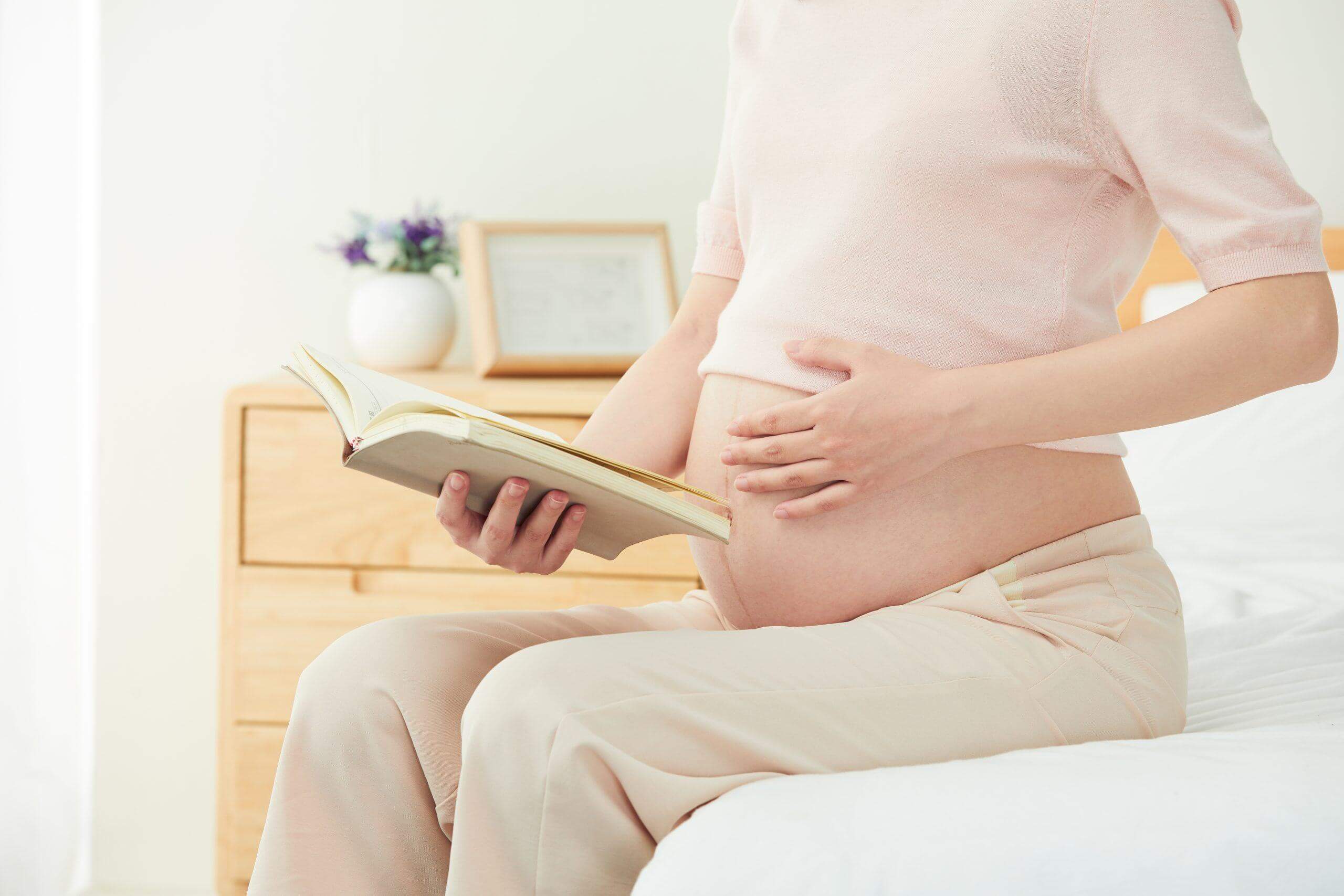 Lần đầu làm mẹ, vừa mừng lại vừa lo! 35 đọc sách cho con