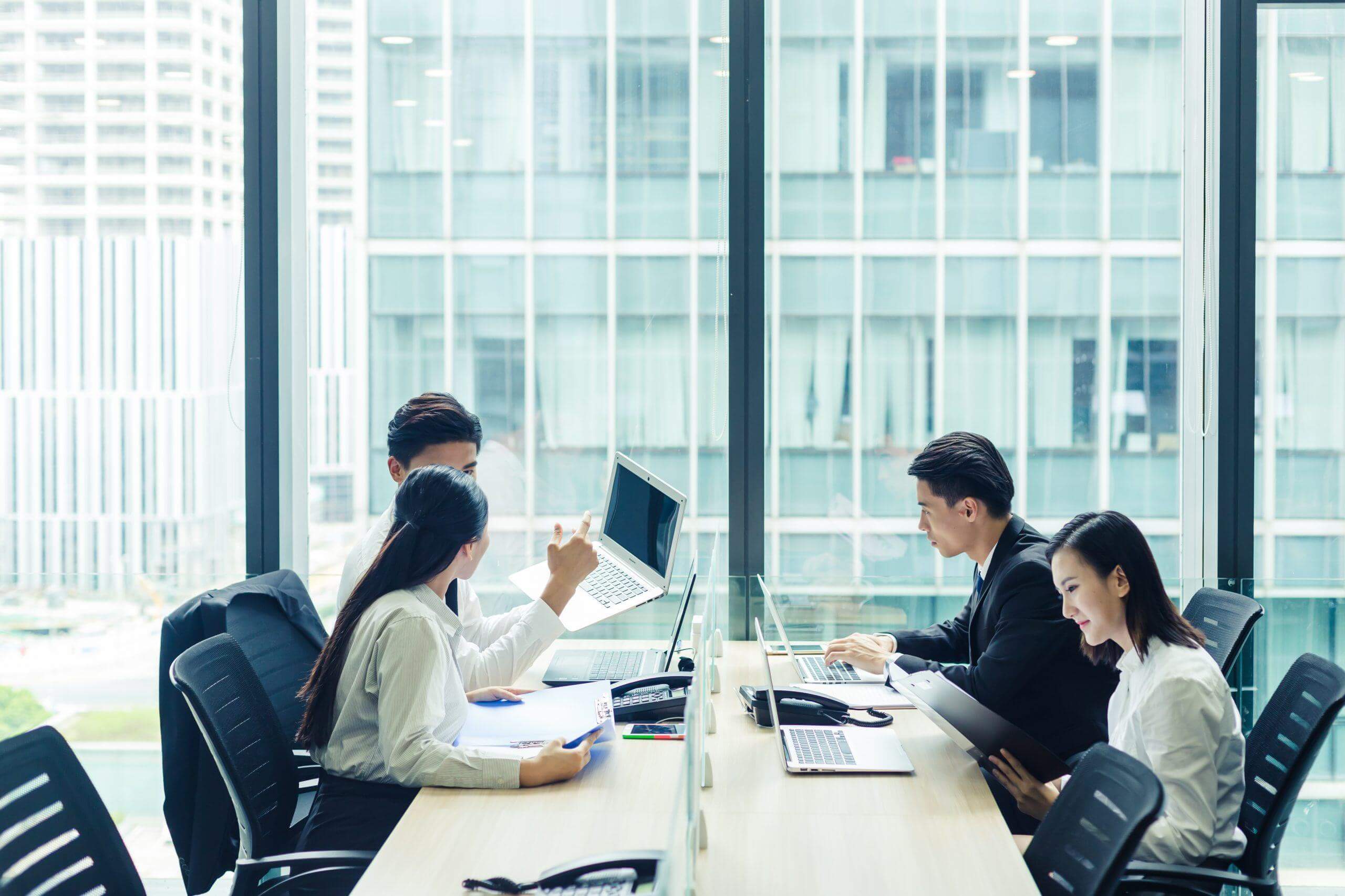 Bí quyết nào giúp bạn xây dựng môi trường làm việc hiệu quả? 39 giao tiếp với mọi người