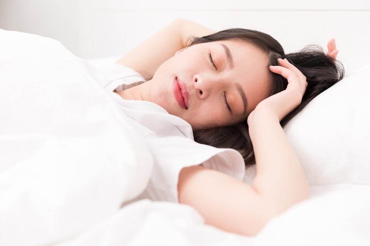 Nghiến răng khi ngủ: Nguyên nhân và cách hạn chế 35 cắn chặt răng lúc ngủ