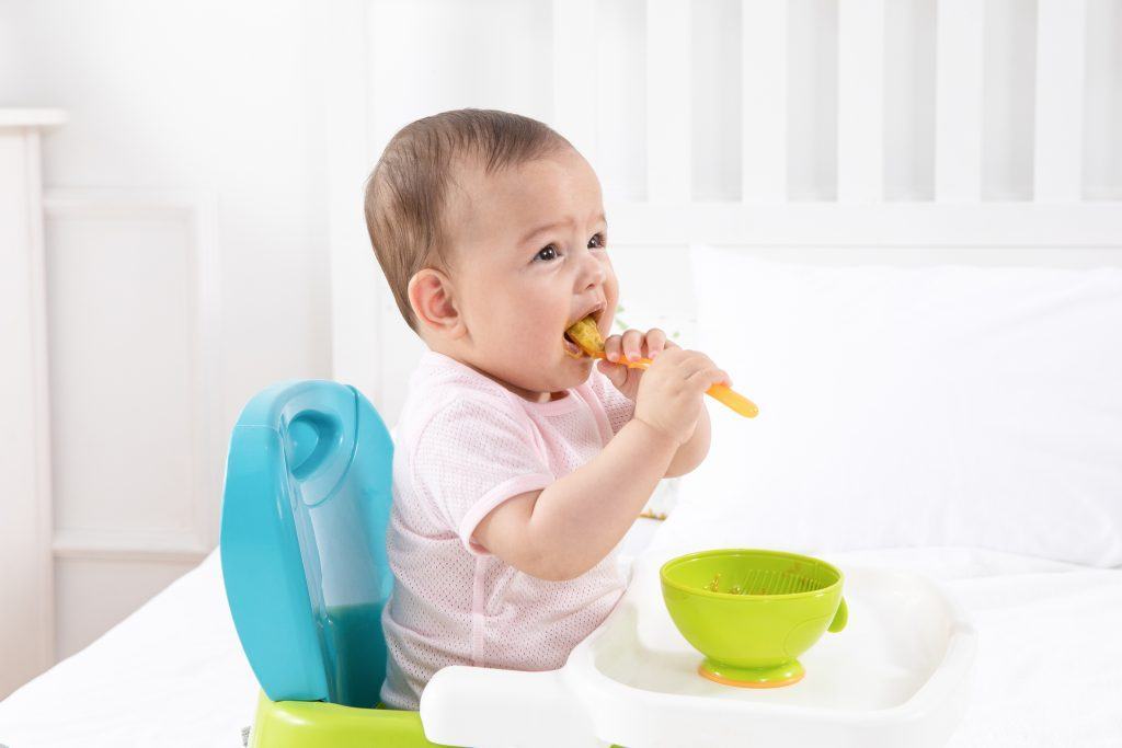 vừa ăn vừa xem tivi
