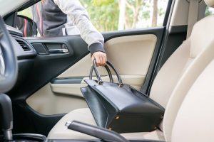 Mách mẹ cách ứng phó khi bị cướp giật sau dịch  6
