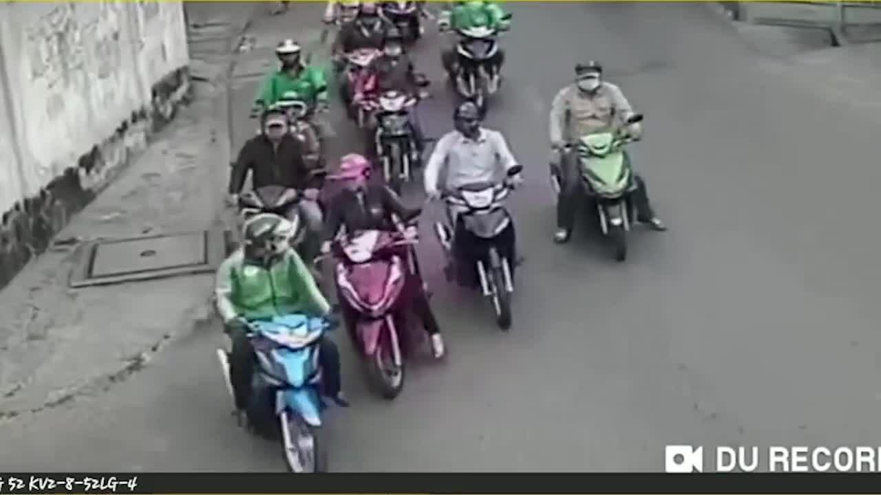 Dàn cảnh cướp giật dịp cuối năm và mẹo xử lý thông minh 35 dàn cảnh cướp