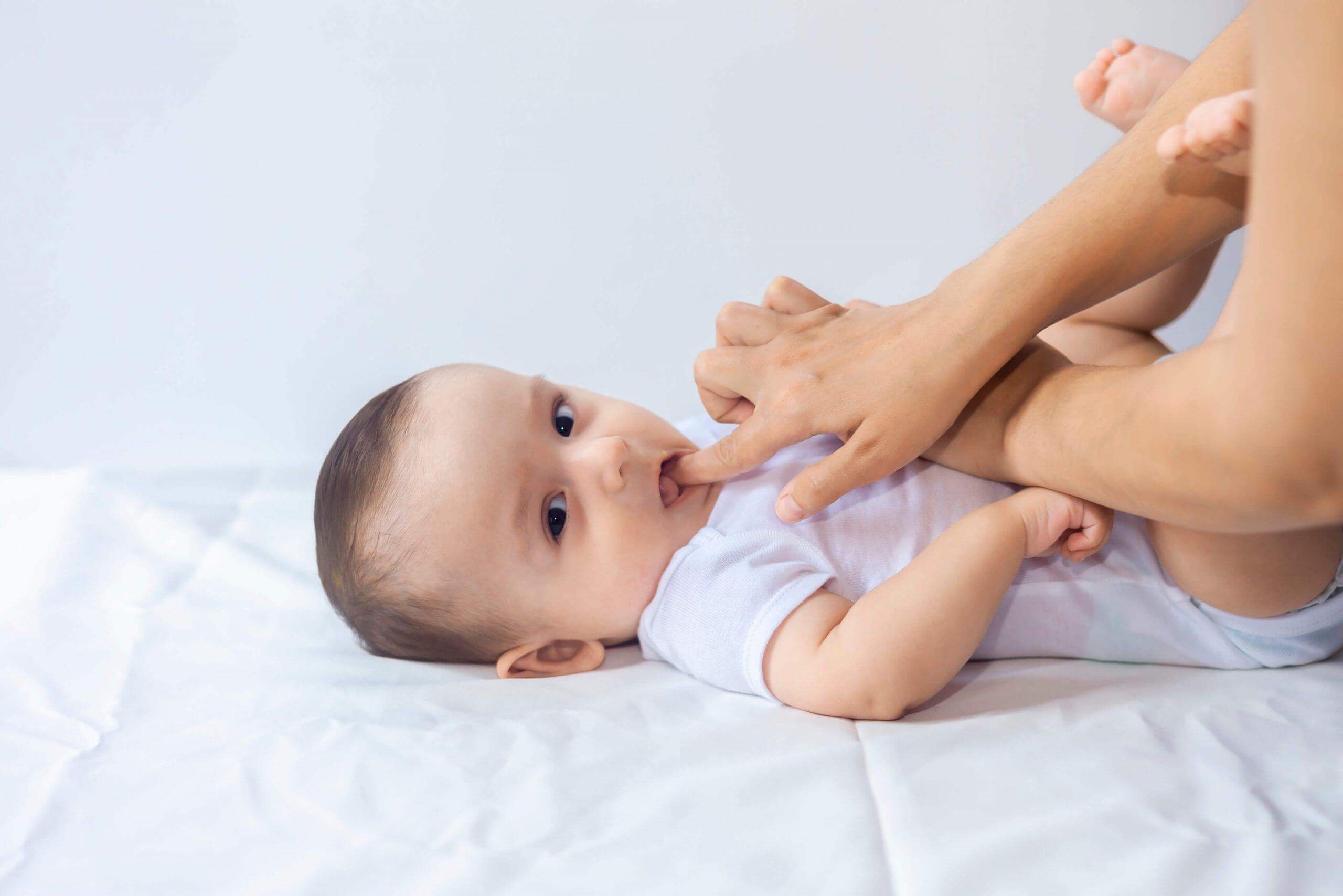 Bác sĩ mách mẹ cách giúp con có hàm răng đẹp mê ly như sau 39 bé ngứa nướu