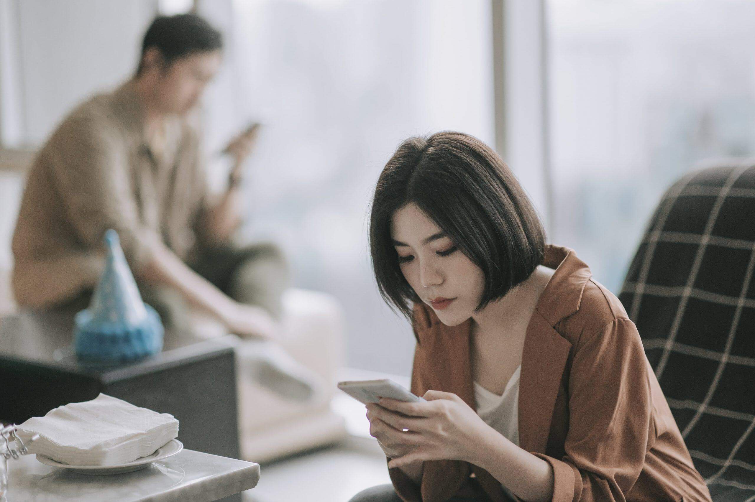 Khủng hoảng tuổi 30: Giai đoạn bạn cảm thấy ai cũng hơn mình 34 dấu hiệu khủng hoảng tuổi 30