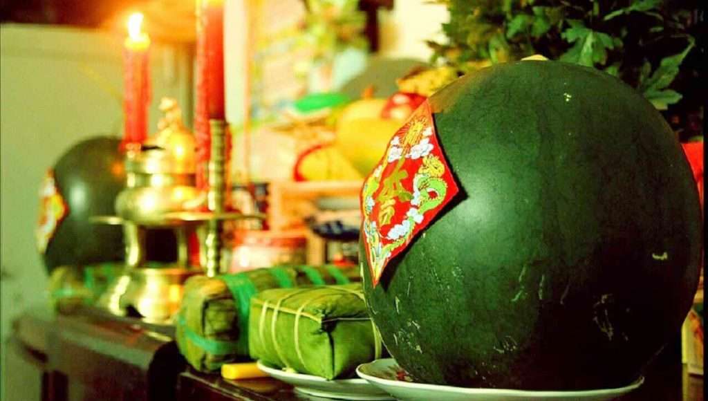 lau dọn bàn thờ