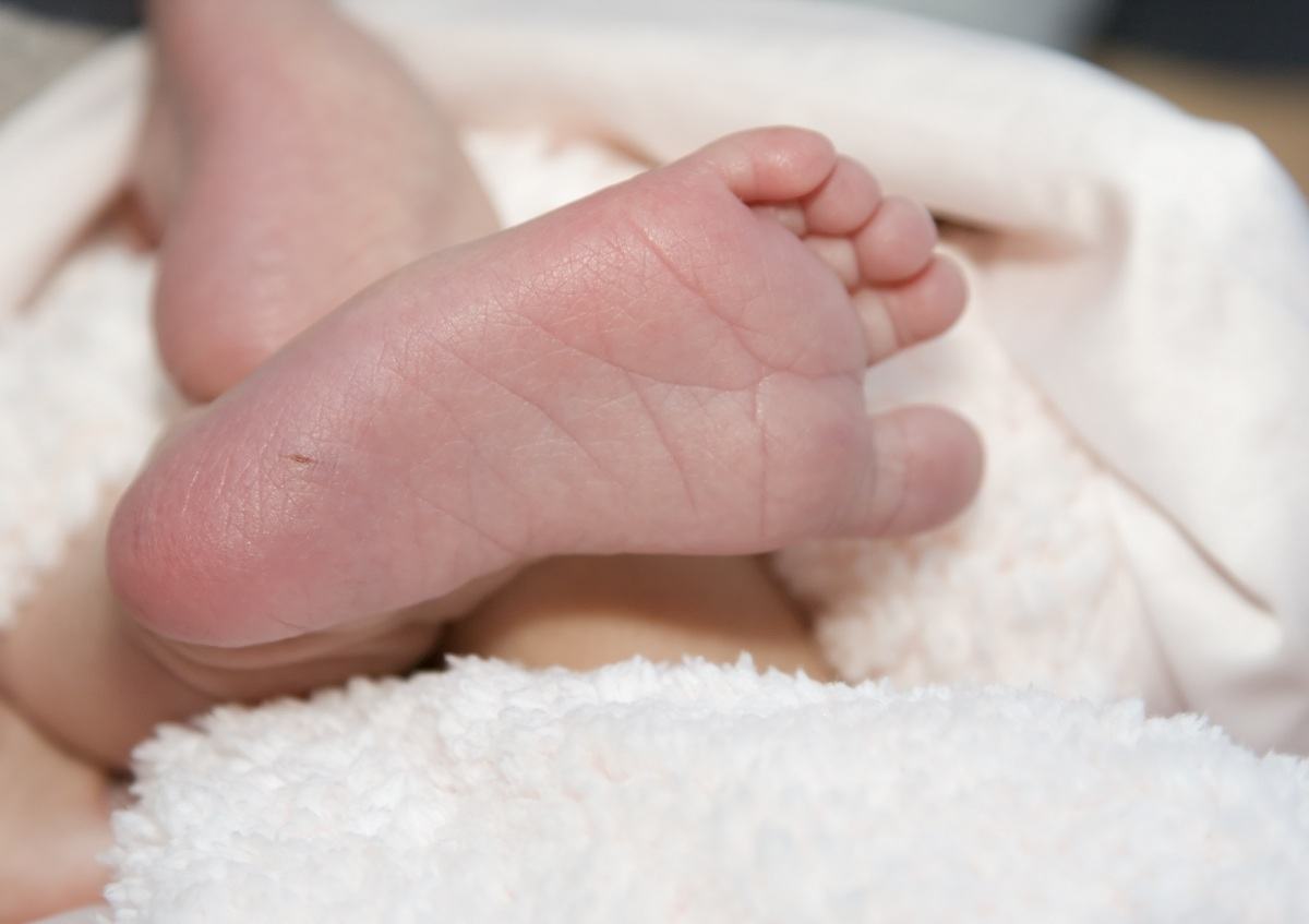 Mẹ đã biết, tại sao nên lấy máu gót chân cho bé chưa? 36 lấy máu ở gót chân