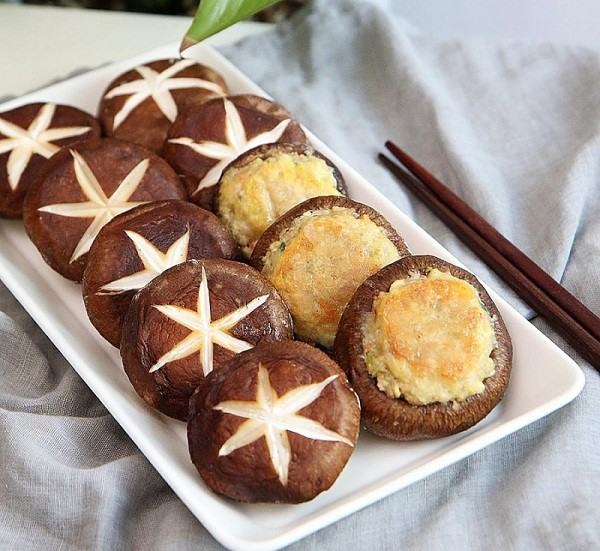 10 món ăn ngày tết cổ truyền của người Hàn Quốc mà bạn nên thử! 48 Nấm mỡ nhồi thịt