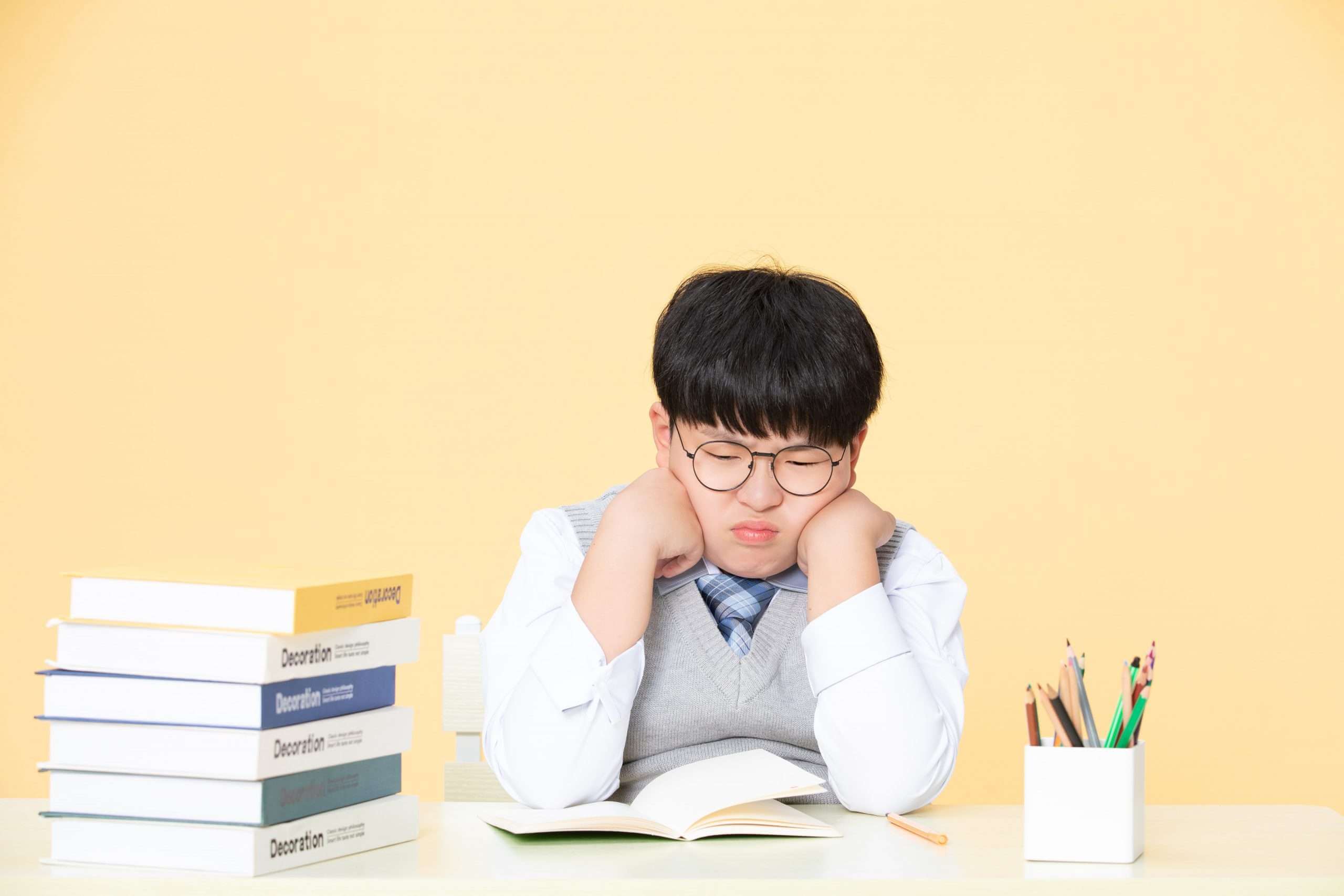 Khi trẻ em mắc chứng rối loạn ám ảnh cưỡng chế... 39 trẻ căng thẳng lo lắng