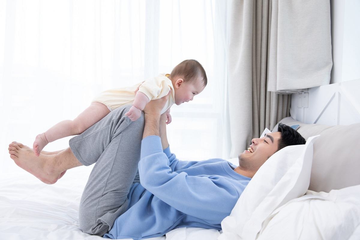 Em bé mới sinh
