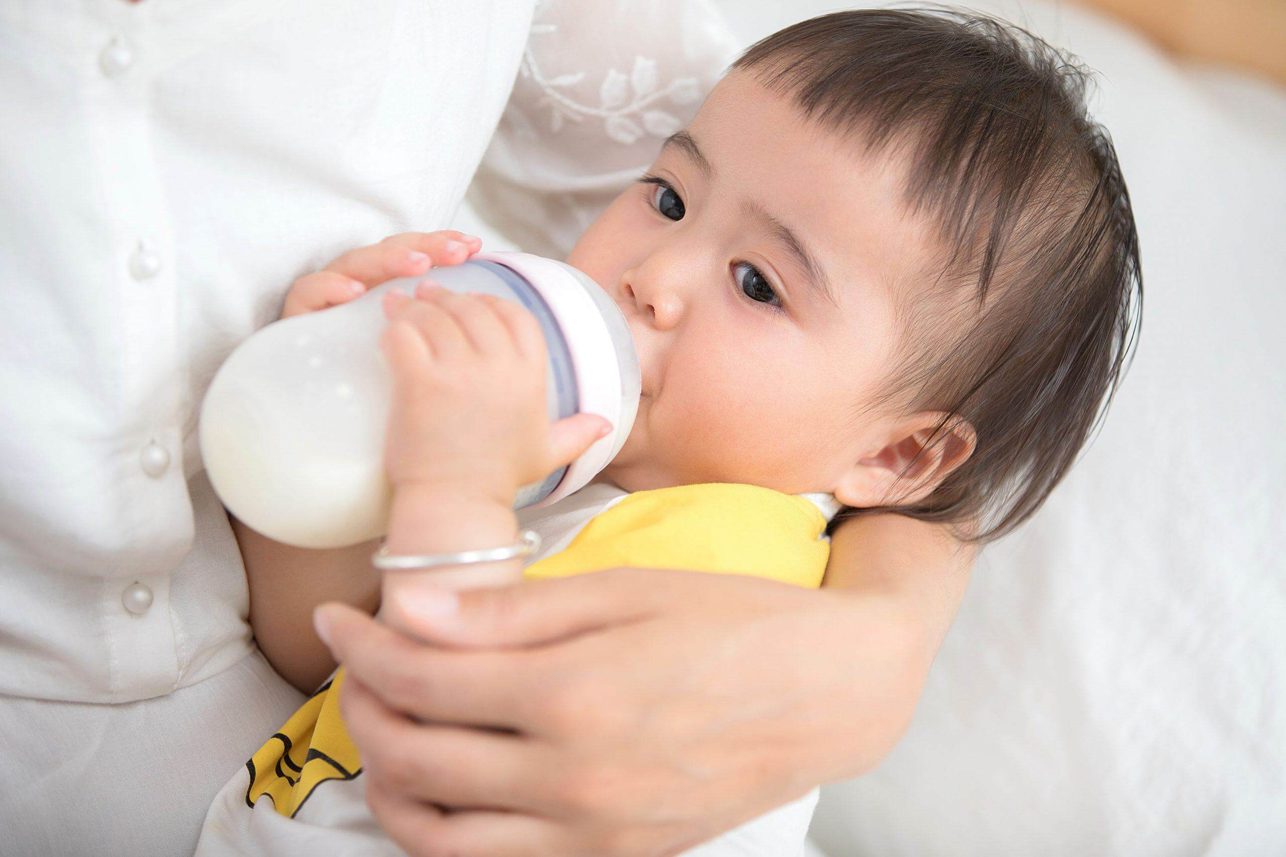 Góc Q&A: Giải mã 1.001 điều mẹ cần biết về sữa công thức đây! 39 cho bé uống sữa công thức