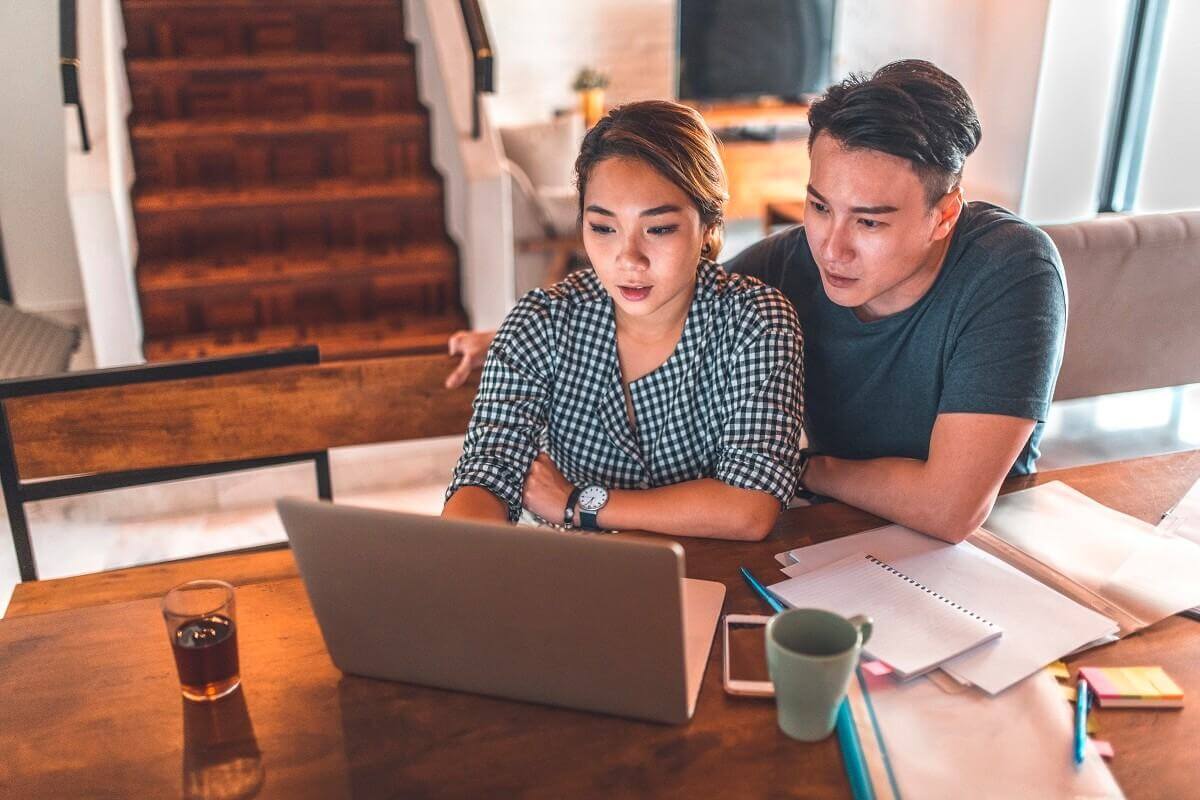 Tâm lý đàn ông khi yêu: Nắm bắt 8 dấu hiệu chàng đã say bạn như điếu đổ 37 cặp đôi yêu nhau