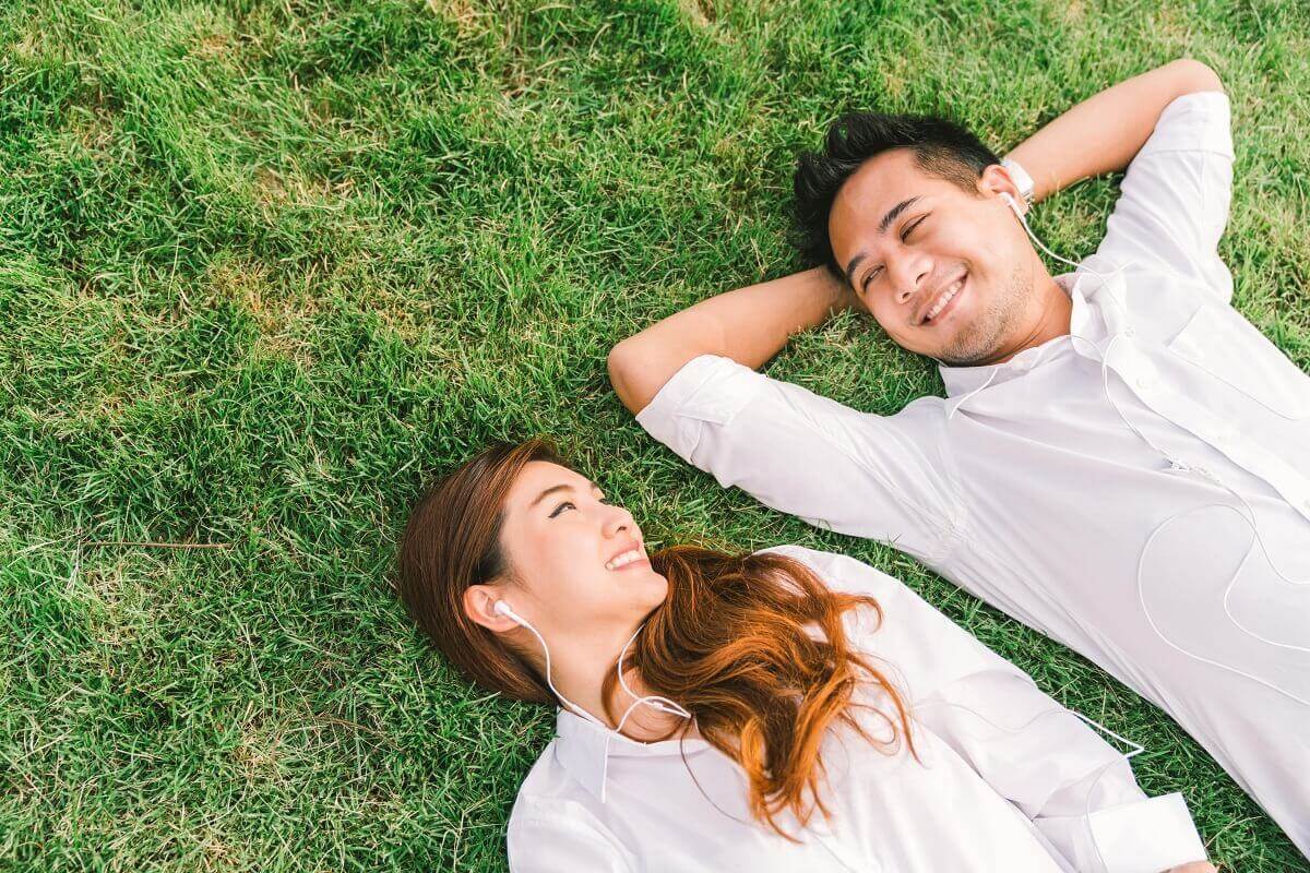 Tâm lý đàn ông khi yêu: Nắm bắt 8 dấu hiệu chàng đã say bạn như điếu đổ 36 tâm lý đàn ông khi yêu