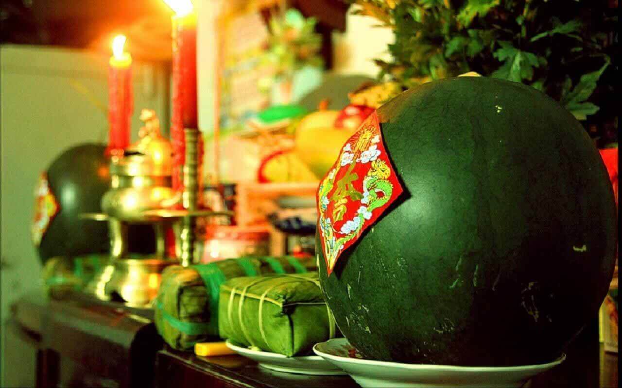 trưng bày bàn thờ ngày tết