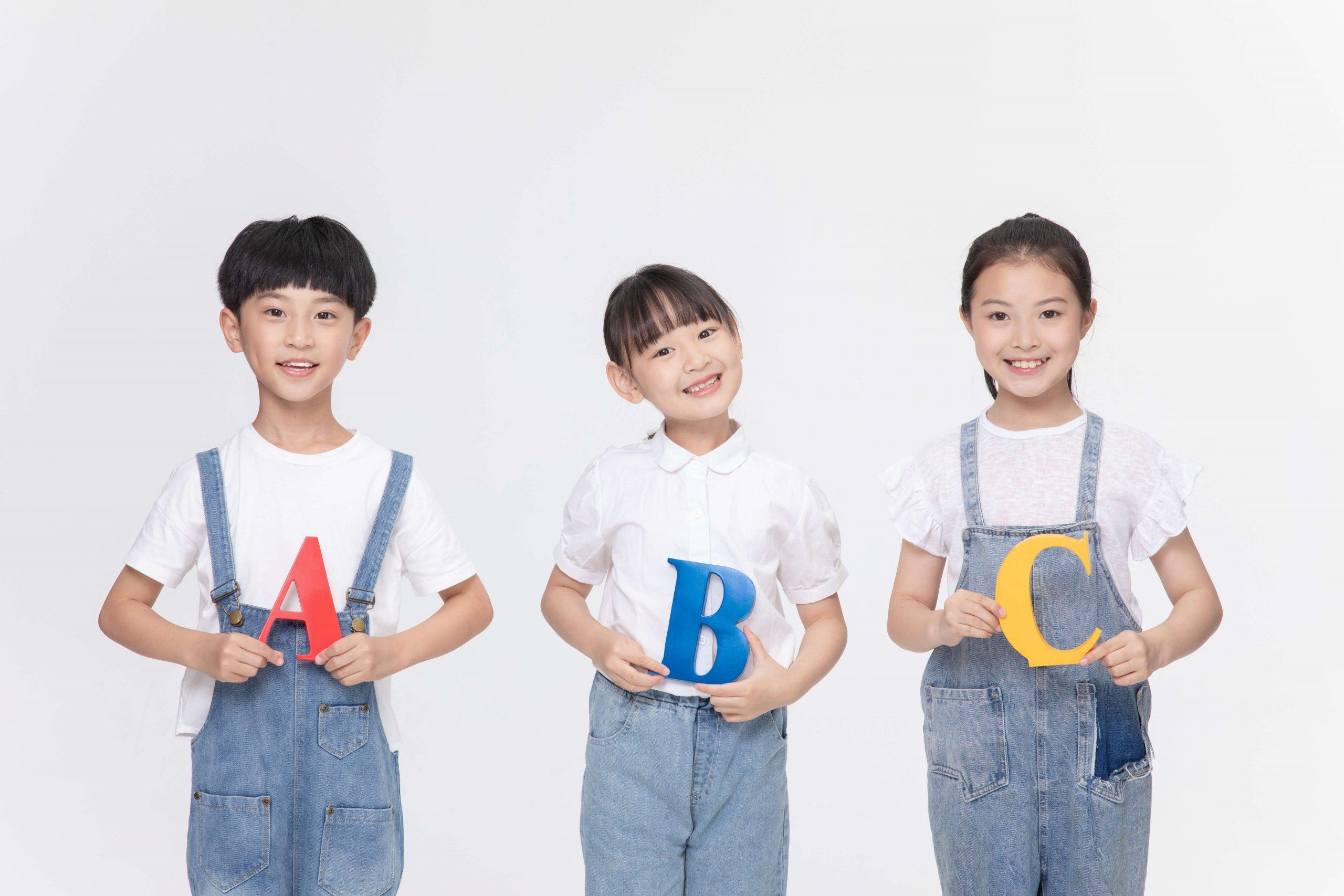 cho bé học chữ cái