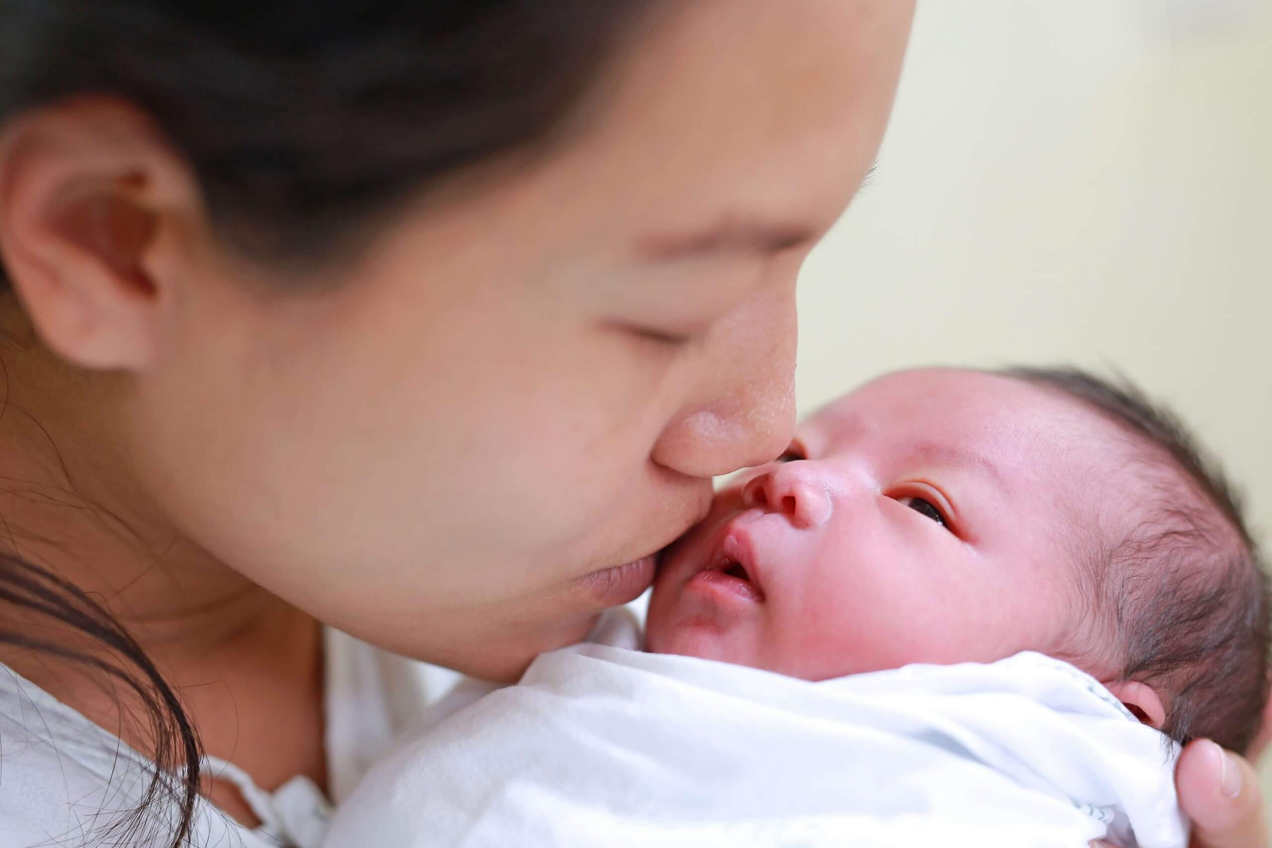 7 vấn đề bố mẹ cần biết khi bé sốt mọc răng 38 bé sốt mọc răng
