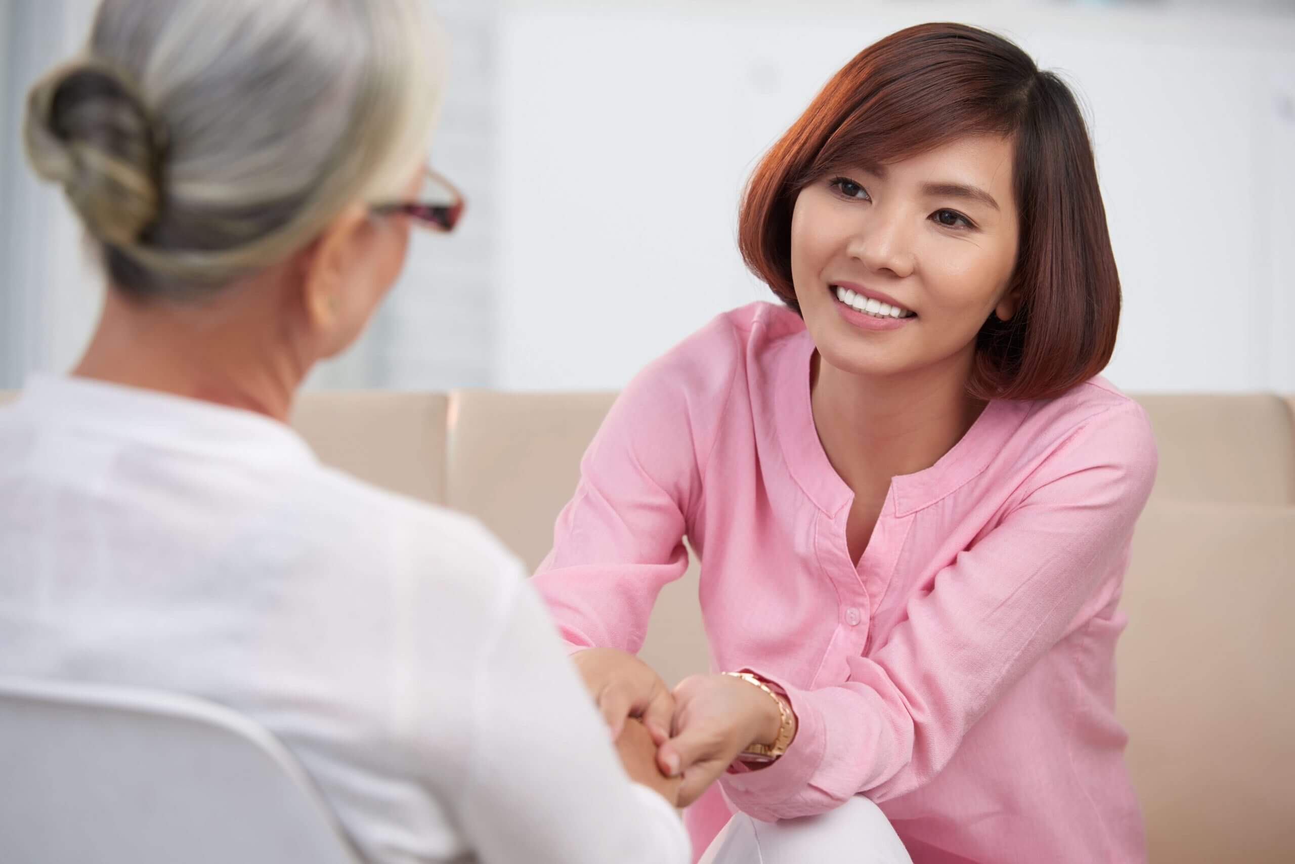 Nàng dâu khôn ngoan sẽ biết 6 cách lấy lòng mẹ chồng này (phần 2) 37 mẹ chồng nàng dâu
