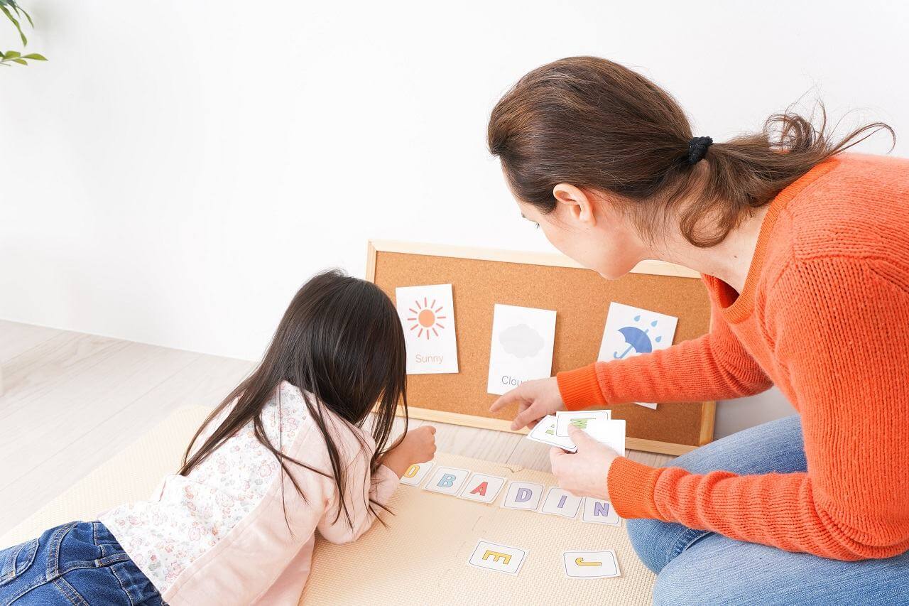 Trẻ chậm nói... bố mẹ phải làm sao? 38 tập cho trẻ chậm nói