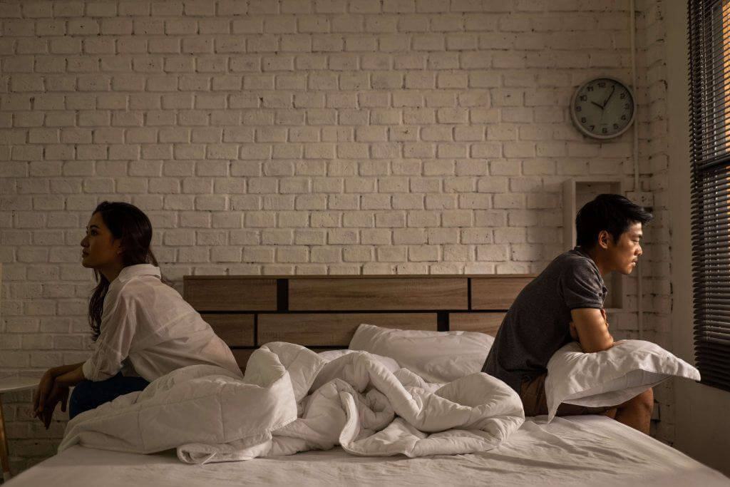 cặp đôi giận nhau