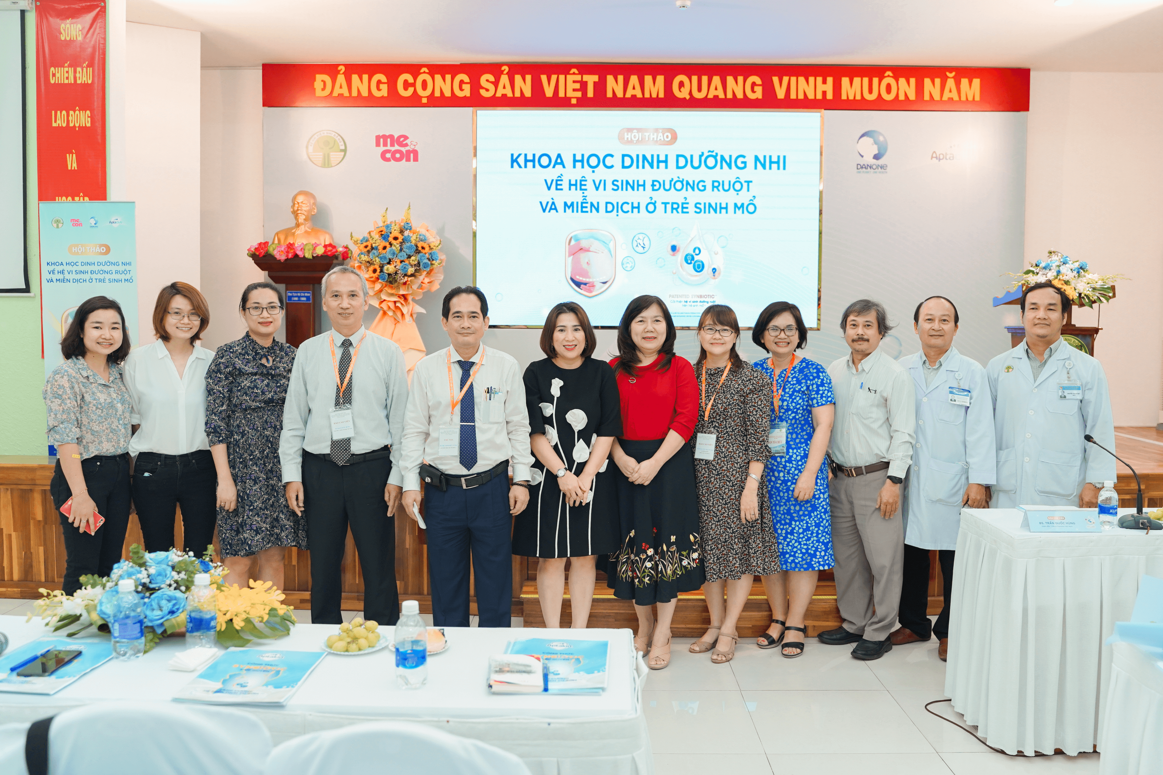 trẻ sinh mổ
