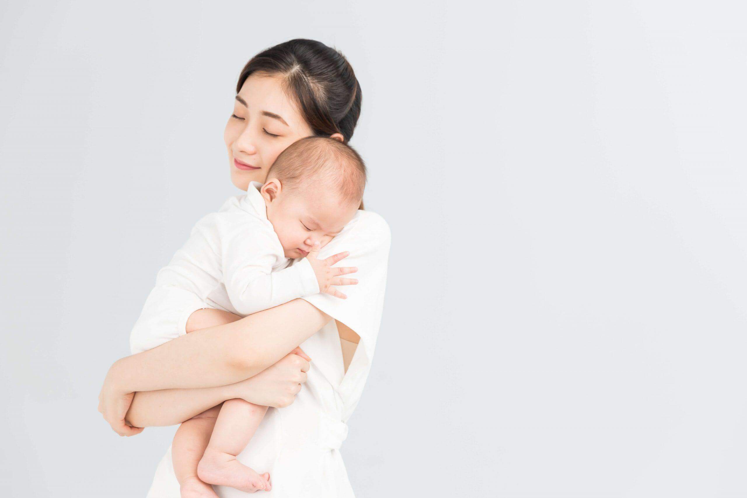 Các lưu ý mẹ cần biết khi chăm sóc trẻ sơ sinh 0-6 tháng 45 trẻ sơ sinh