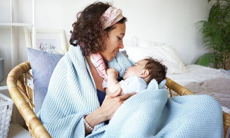cho con bú sữa mẹ