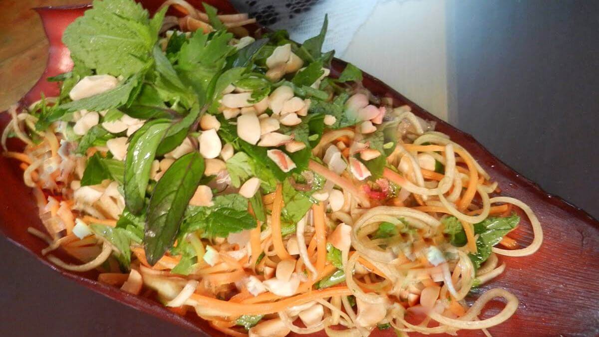 Mẹ đã biết cách làm gỏi hoa chuối thật ngon cho dịp cuối tuần này chưa? 36 gỏi hoa chuối lạc