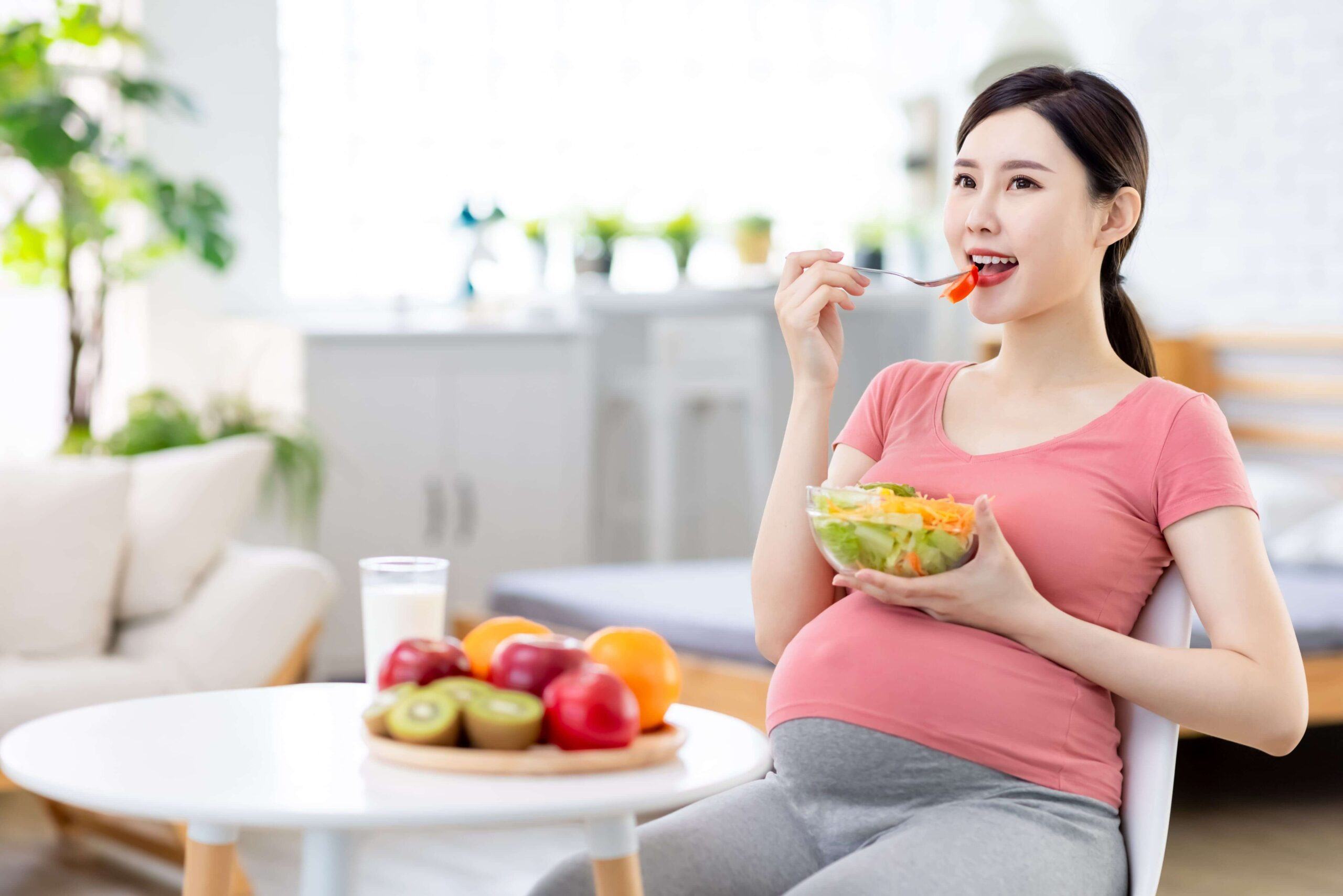 Cha mẹ nên làm gì khi phát hiện trẻ chậm phát triển trí não? 42 mới có thai nên kiêng gì