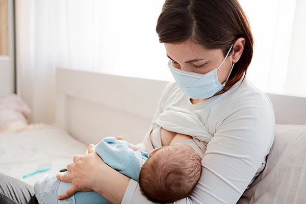 nuôi con bằng sữa mẹ trong đại dịch
