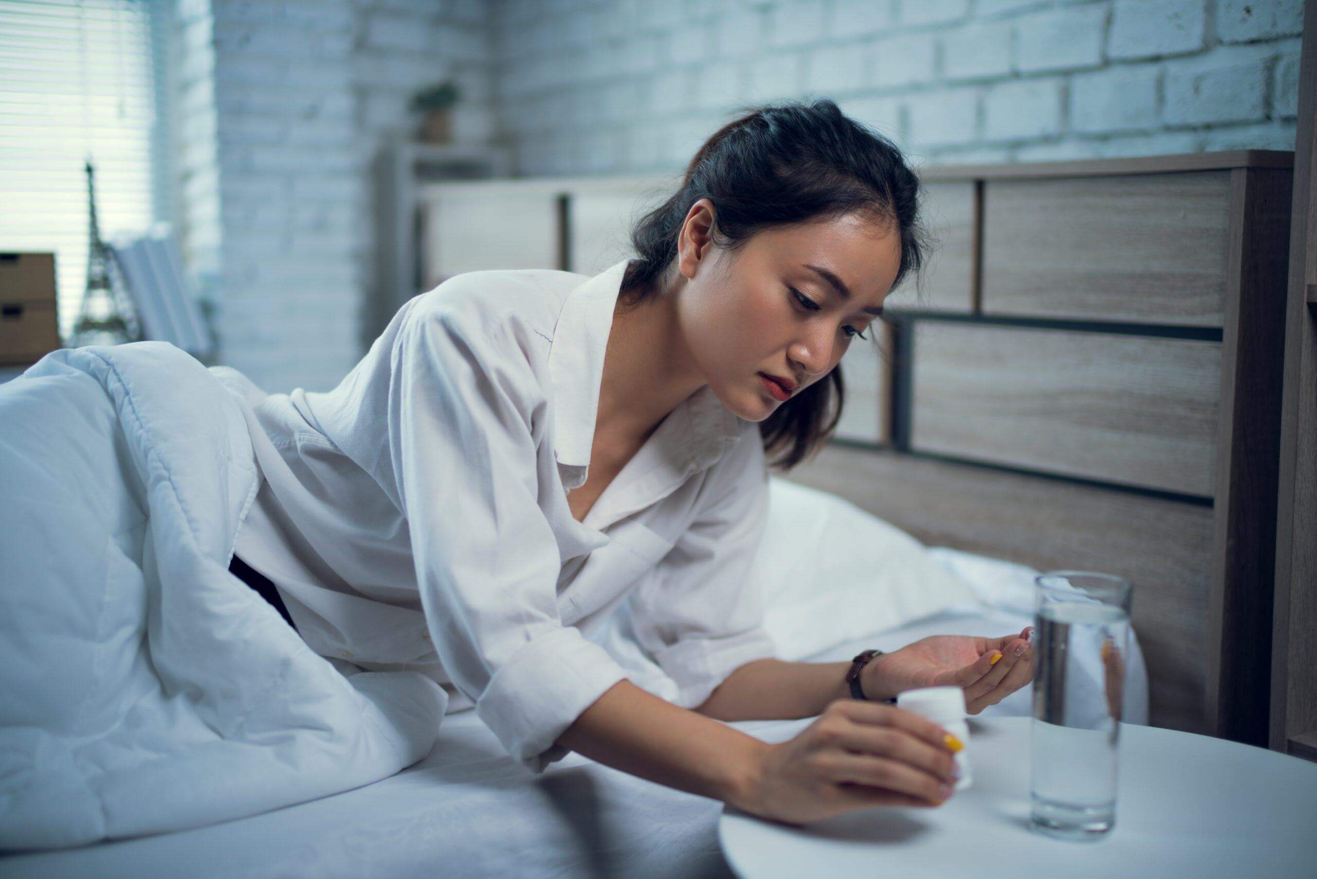 Bác sĩ giải đáp: Uống thuốc trị mụn có gây vô sinh không? 34 thuốc trị mụn