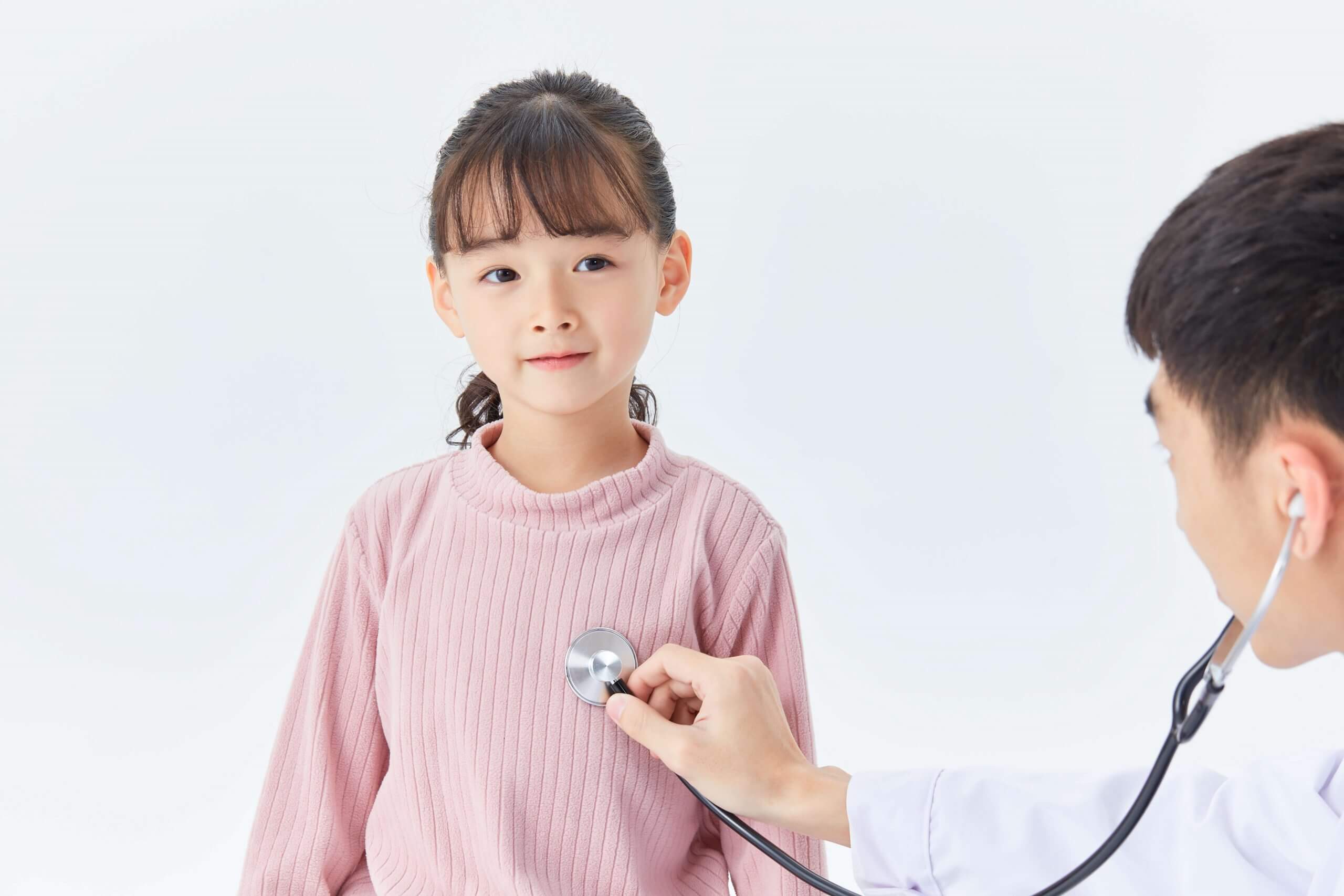 Viêm phổi ở trẻ em và 5 điều mẹ cần biết khi chăm sóc trẻ 39 tình trạng viêm phổi ở trẻ em