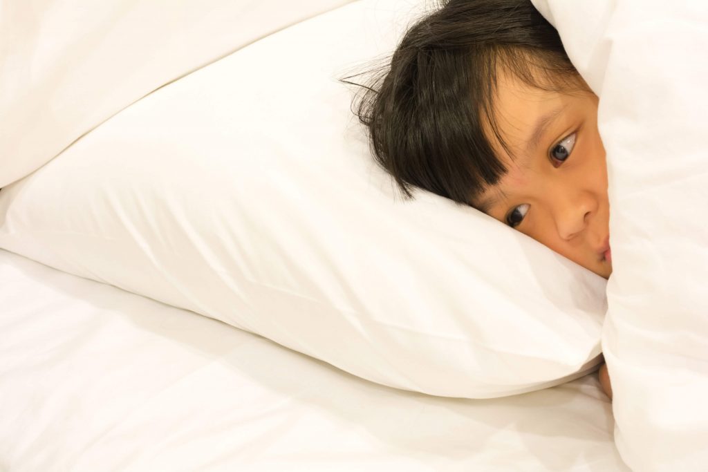 trẻ bị trầm cảm