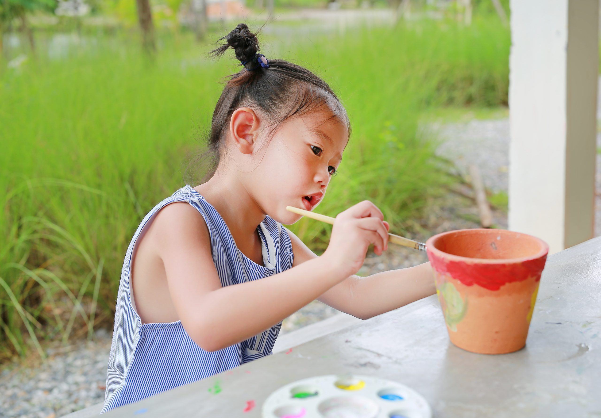 Mách mẹ cách làm đồ chơi đơn giản cho bé chơi cả ngày không chán! 33 cách làm đồ chơi cho bé