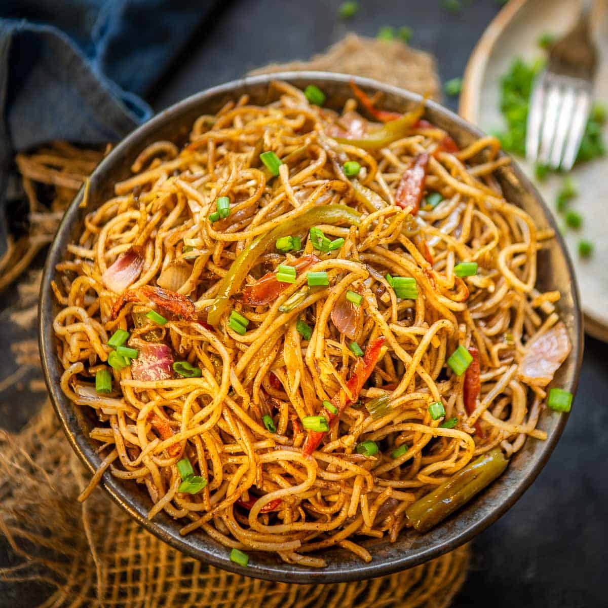 Nấu ăn tại nhà: 4 công thức từ đầu bếp Trung Hoa dành tặng bạn đây! 41 mì xào Trùng Khánh