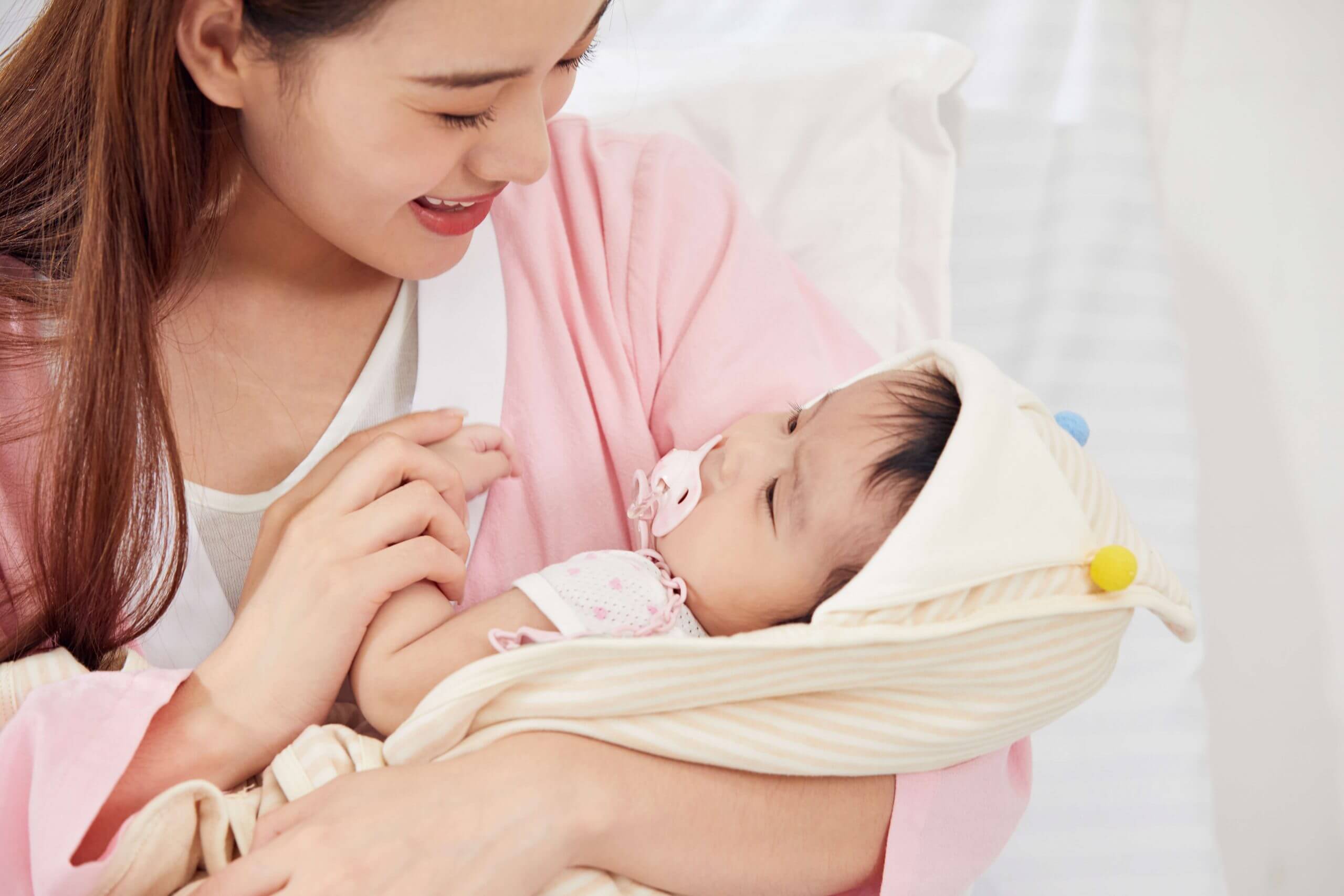 Cha mẹ tuổi nào nên sinh con năm Nhâm Dần 2022? 36 sinh em bé