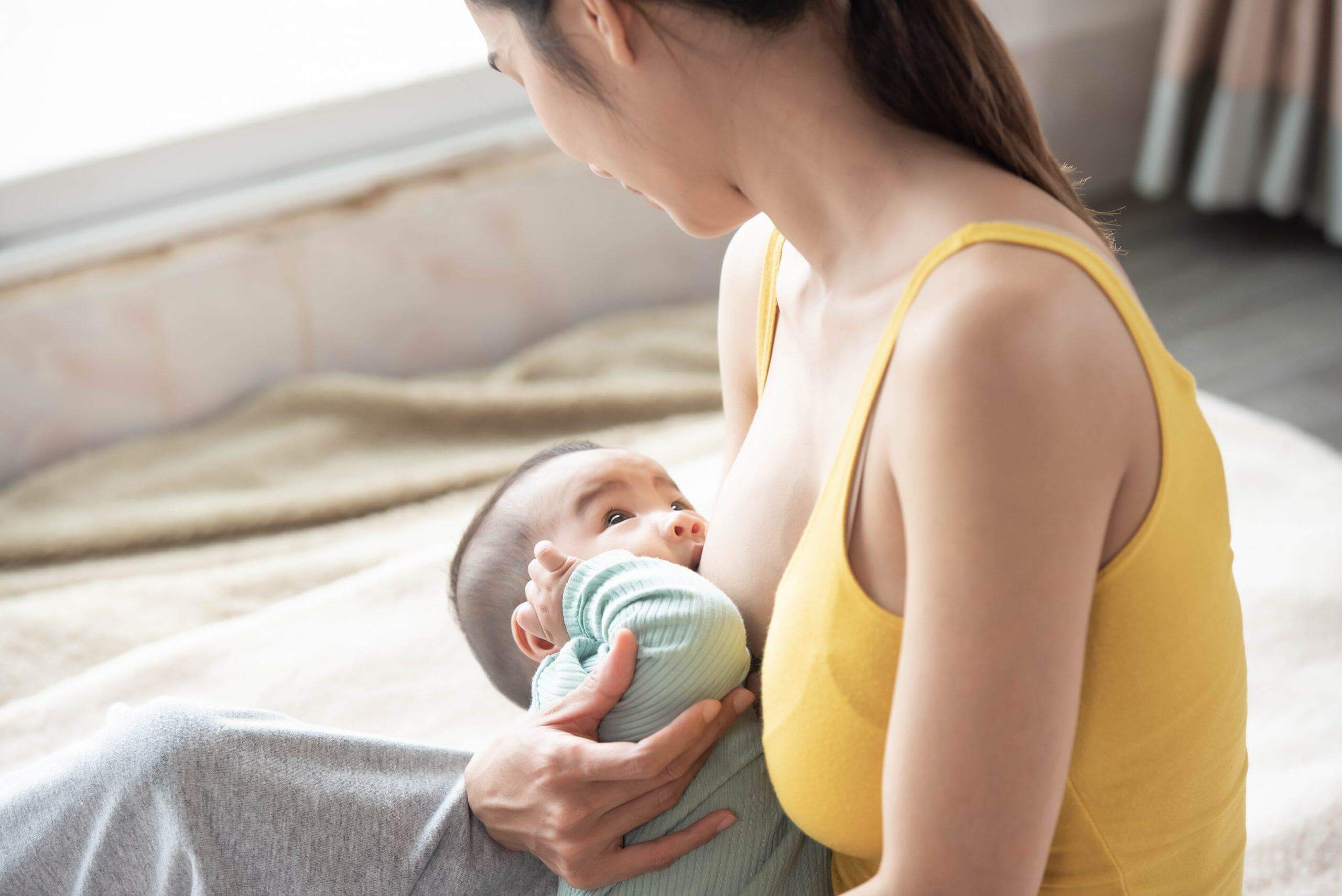 trẻ sơ sinh bị sôi bụng