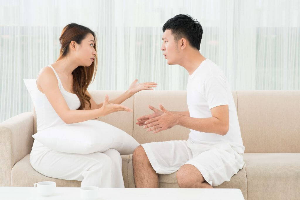 Vợ chồng cãi nhau vì tiền - nỗi khổ mùa Covid! 37 vợ chồng cãi nhau