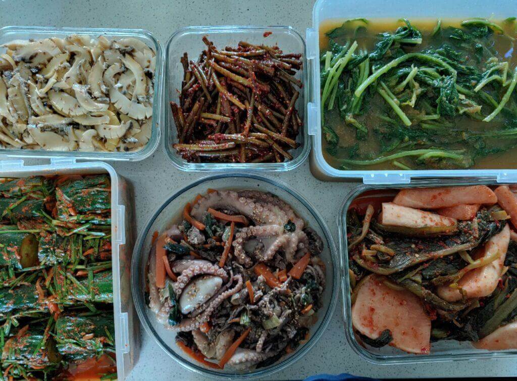 gửi đồ cho con